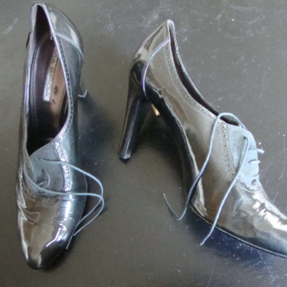 Via Spiga patent leather lace up heels